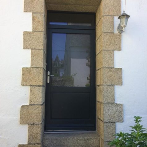 Remplacement porte entree bois par porte vitree Landerneau 2 - Menuiserie extérieure