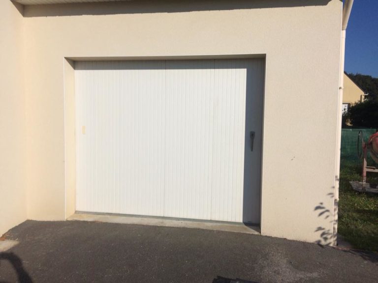 Pose de porte de garage sectionnel latéral isol (2)