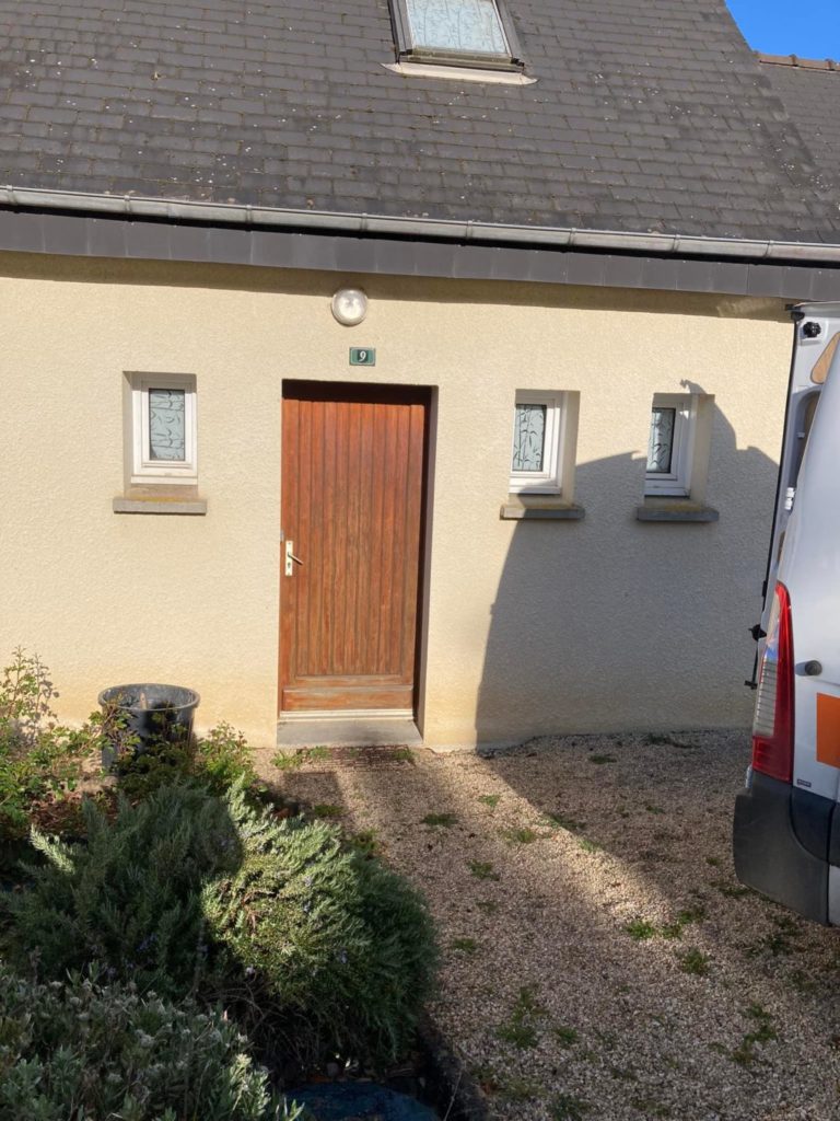 Remplacement porte d'entrée Landerneau avant